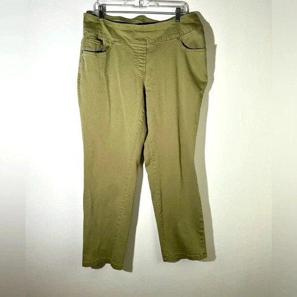 Westbound Park Ave. Fit Denim Mid Rise Straight Leg Pull On Jeans - Picture 2 of 5